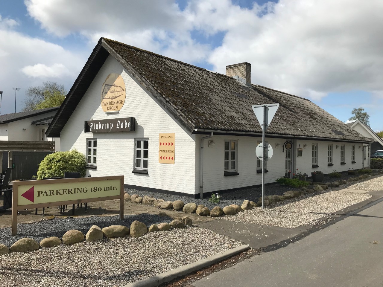 Pandekagekroens facade i Finderup ved Viborg